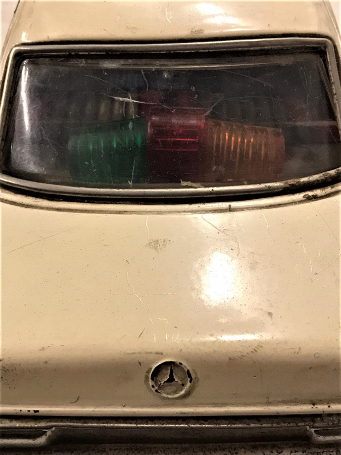 thumbTENEKE OYUNCAK PİLLİ MERCEDES ARABA 113 KASA 1975 MODEL