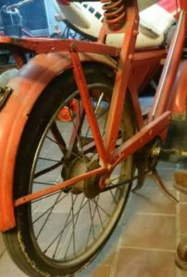 thumbVELOSOLEX MOTORSİKLET 1960 MODEL FRANSIZ MALI MOTOR HACMİ 49 CC