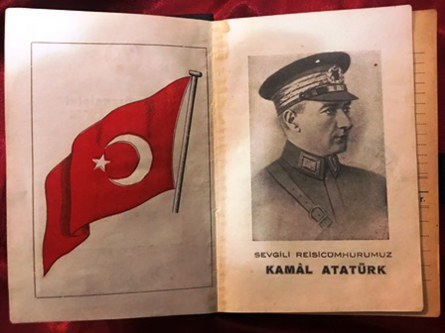 thumbATATÜRK METAL ETİKETLİ 1938 CEP MUHTARASI UMUM MUTEKAİDİNİ