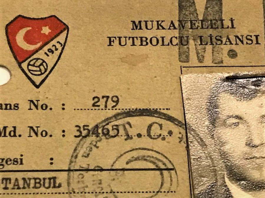 thumbFUTBOLCU LİSANSI 1973 FUTBOL FEDERASYON BAŞKANLIGI ERGÜN AKCETİN