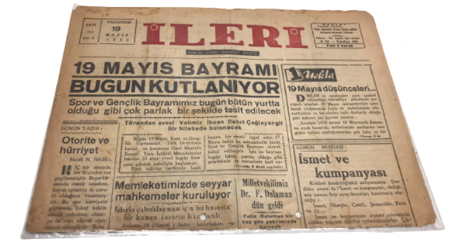 İLERİ GÜNLÜK SİYASİ DEMOKRAT GAZETE 19 MAYIS PAZARTESİ 1952 ANTALYA İLERİ GAZETESİ SATIŞ FİYATI 5 KURUŞTUR