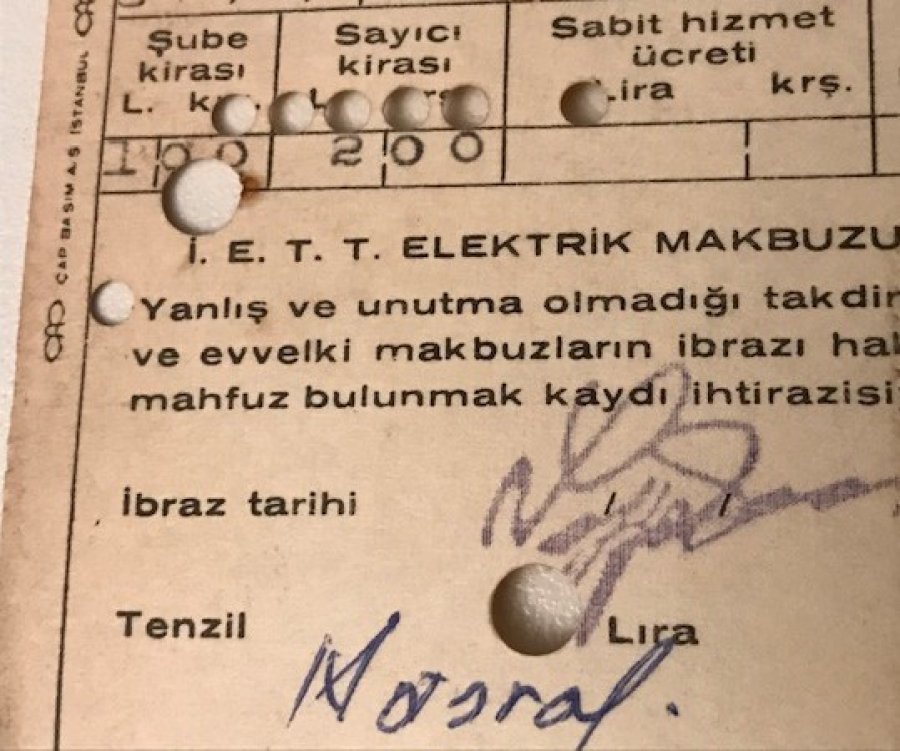 thumbMAYIS 1968 BAKIRKÖY DELİKLİ KARTON ÖDENMİŞ PULLU ELEKTİRİK MAKBUZU