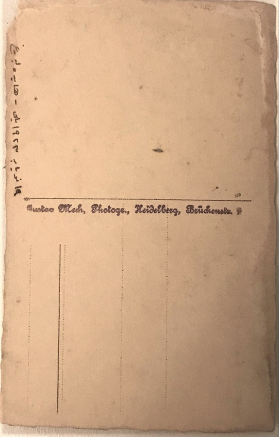 thumbOSMANLI GENC STUDYO FOTOĞRAF SİYAH BEYAZ ELİNDE DERGİ OLAN 9X14