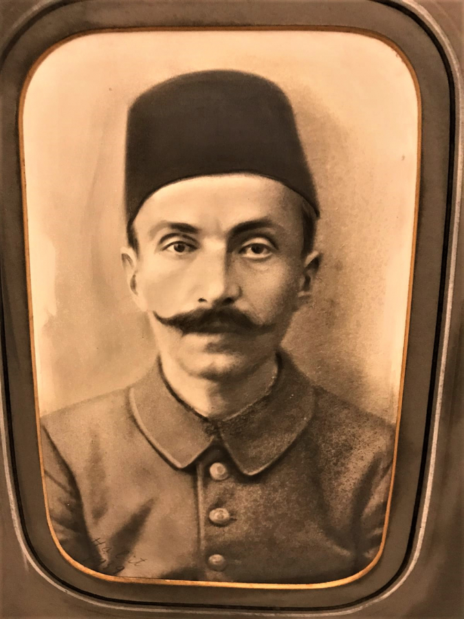 thumbOSMANLI KARA KALEM SİYAH BEYAZ HALİT 1939 İMZALI AHŞAP CERCEVESİNDE FOTOGRAF